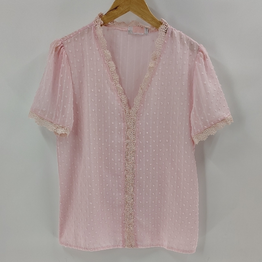 C+D+M Blouse Pink Size Medium Swiss Dot w Lace Sheer Back Short Sleeve V Neck